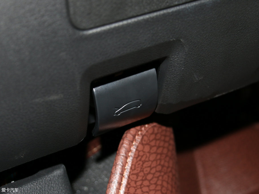 2017(yu)6 SUV Ŀ 1.6T Ԅ(dng)r(sh)