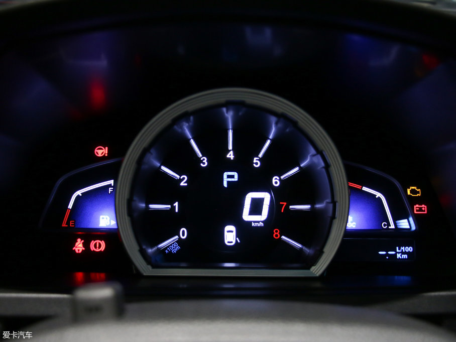 2017(yu)6 SUV Ŀ 1.6T Ԅ(dng)r(sh)