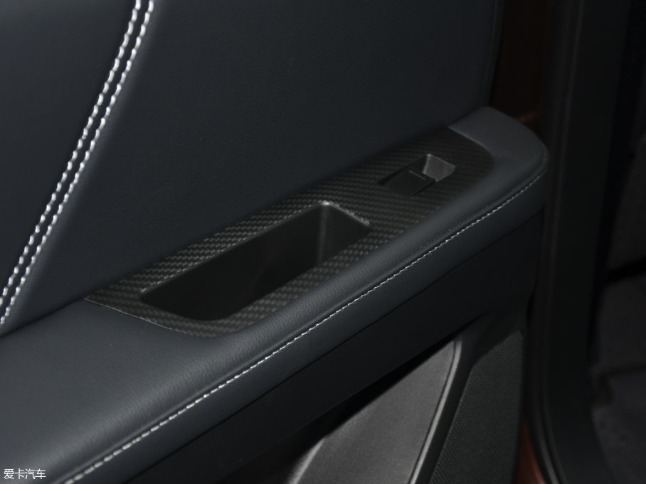 2017(yu)6 SUV Ŀ 1.6T Ԅ(dng)r(sh)