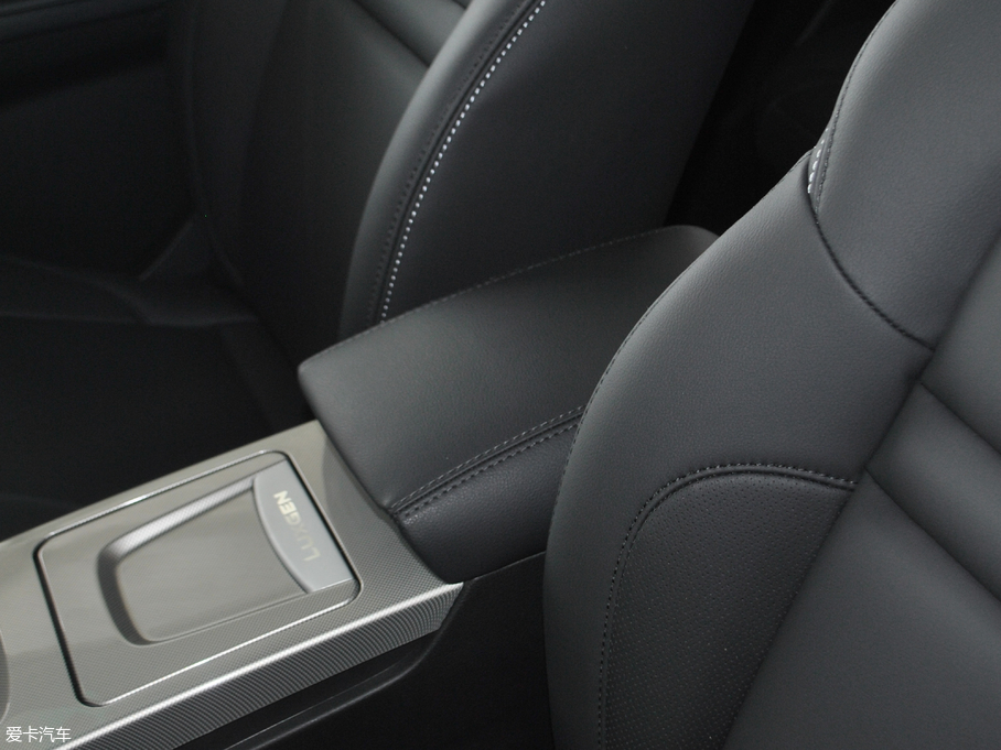 2017(yu)6 SUV 1.8T Ԅ