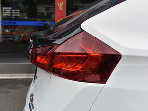 2017Ŀ 1.8T Ԅ(dng) (x)(ji)^