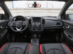 2017款1.6L CVT旗舰版 内饰全景