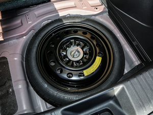 2017款1.6L CVT骑士版 备胎