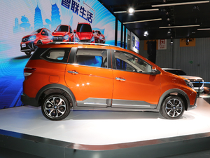 2019款1.6L CVT旗舰版 整体外观