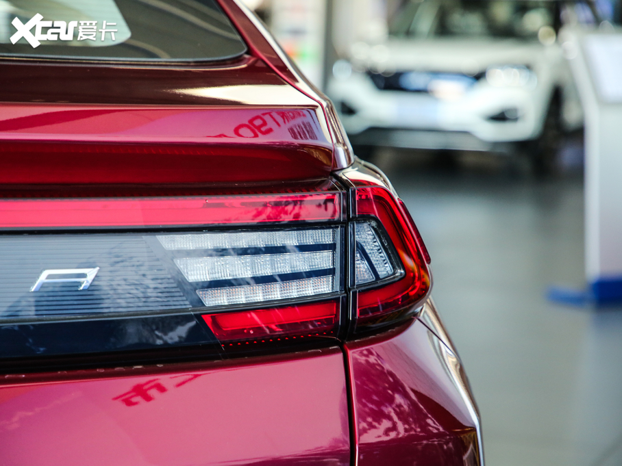 2020T90 2.0L CVTа