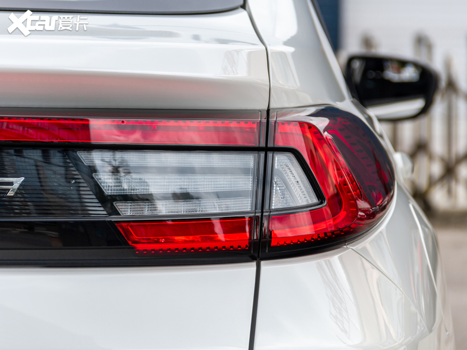 2020T90 2.0L CVTа