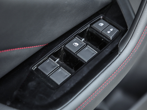 2020款1.6L CVT智享版 国VI 主驾车窗控制区	
