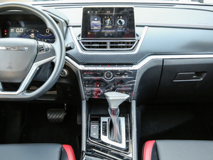 2020款1.6L CVT智享版 国VI 中控台