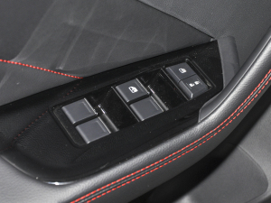 2022款1.6L CVT智行版 主驾车窗控制区	