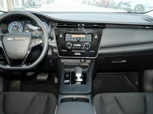 2023��PLUS ���m��CI�� �п��_