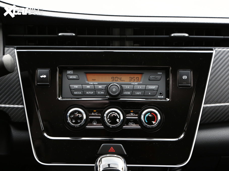 2023���D60 PLUS 1.6L XE CVT���I��