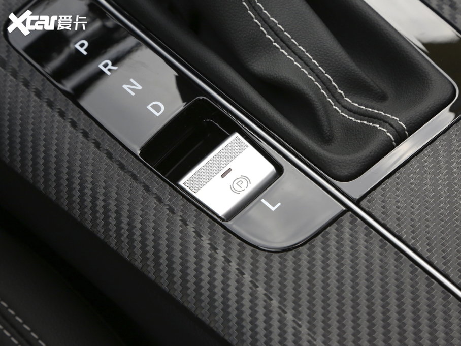 2023���D60 PLUS 1.6L XE CVT���I��