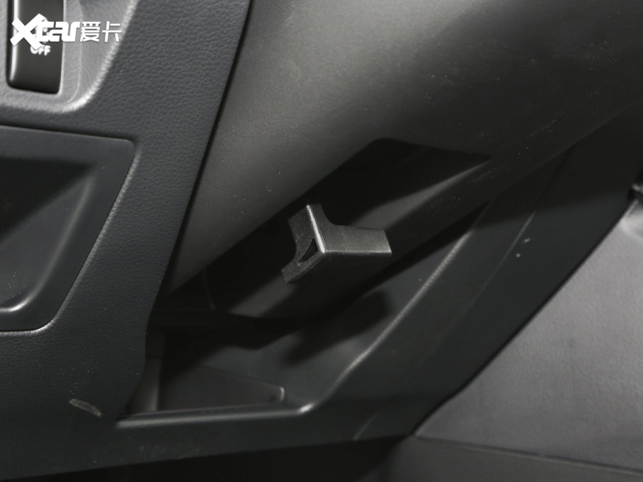 2023���D60 PLUS 1.6L XE CVT���I��