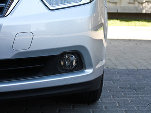 2012款1.6L 手动尊贵版 前雾灯