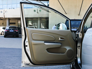 2012款1.6L 手动尊贵版 驾驶位车门
