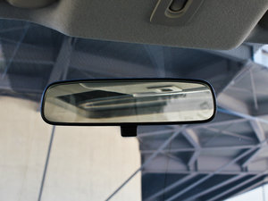 2012款1.6L 手动尊贵版 车内后视镜