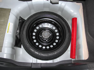 2013款1.6L 自动时尚版 备胎