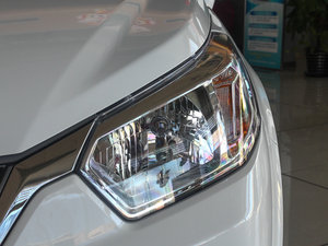 2013款1.6L 自动时尚版 大灯