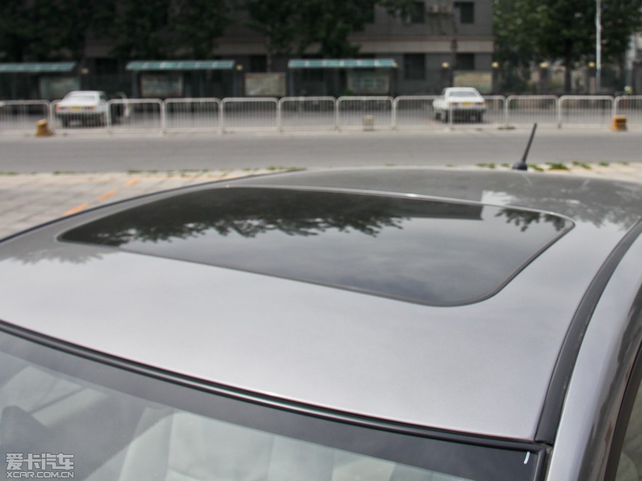 2013���D50 1.6L �քӺ��A��