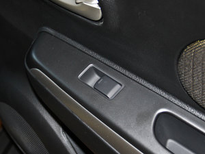 2014款1.6L 手动北斗导航版 中控区