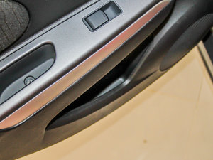 2014款1.6L 手动版 空间座椅