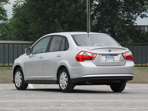 2014款1.6L 手动精彩版  左后45度