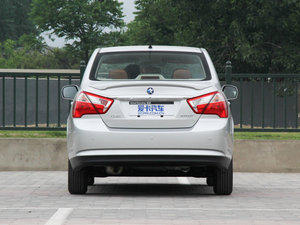 2014款1.6L 手动精彩版  正后	