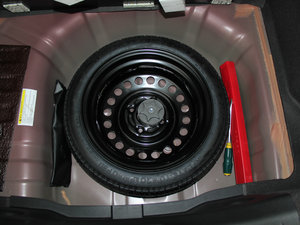 2014款1.6L 自动精彩版 备胎