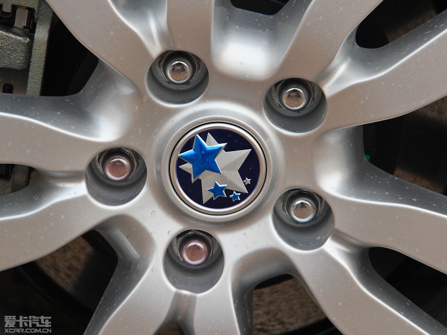 2015T70 2.0L CVTа