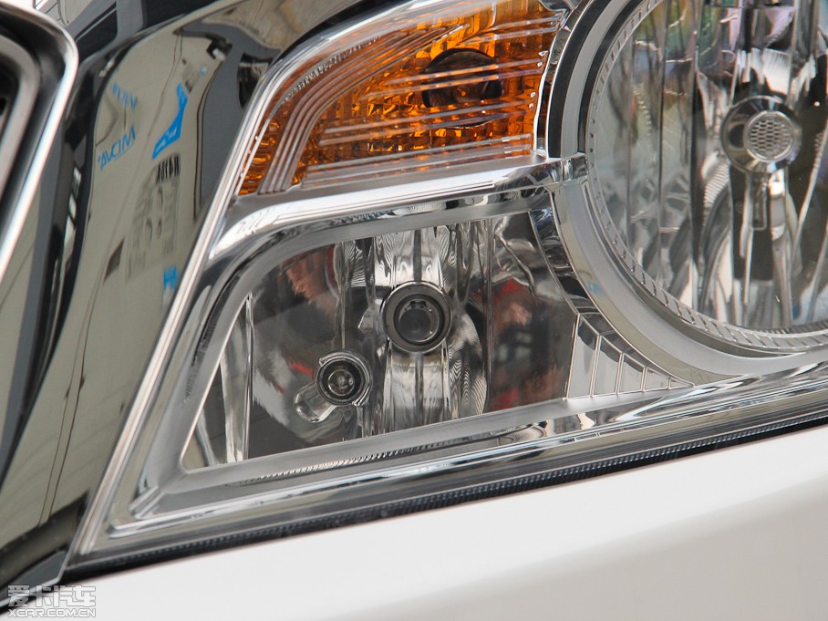 2015T70 2.0L CVTа