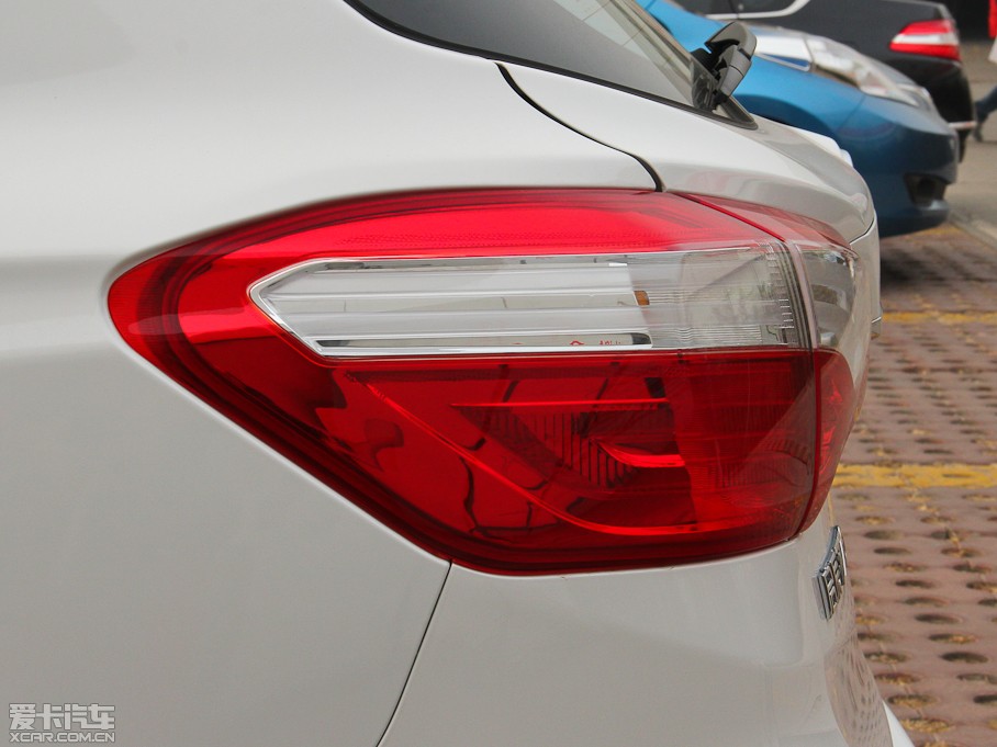 2015T70 2.0L CVTа