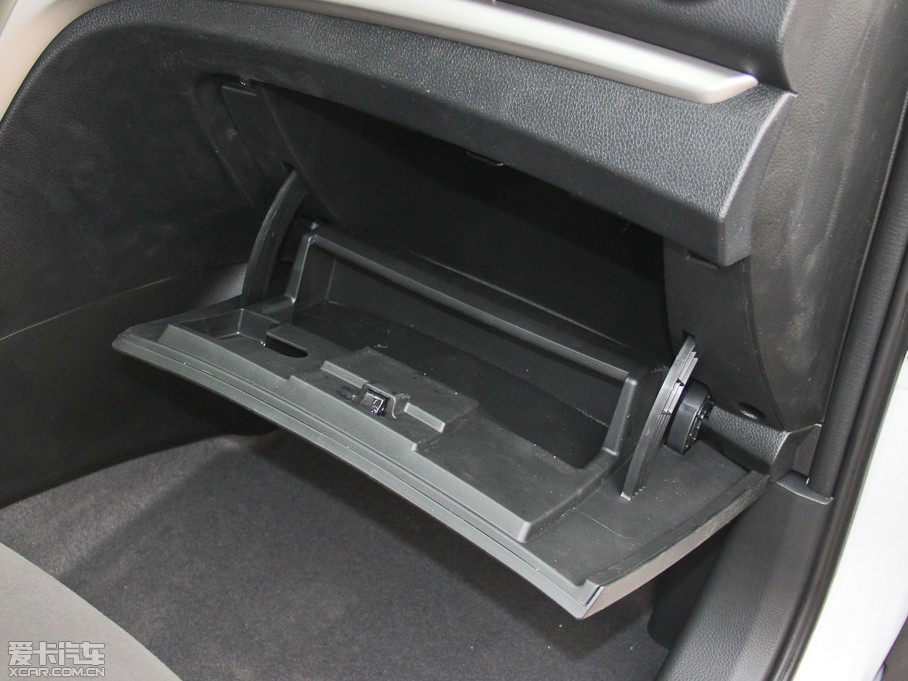 2015T70 2.0L CVTа