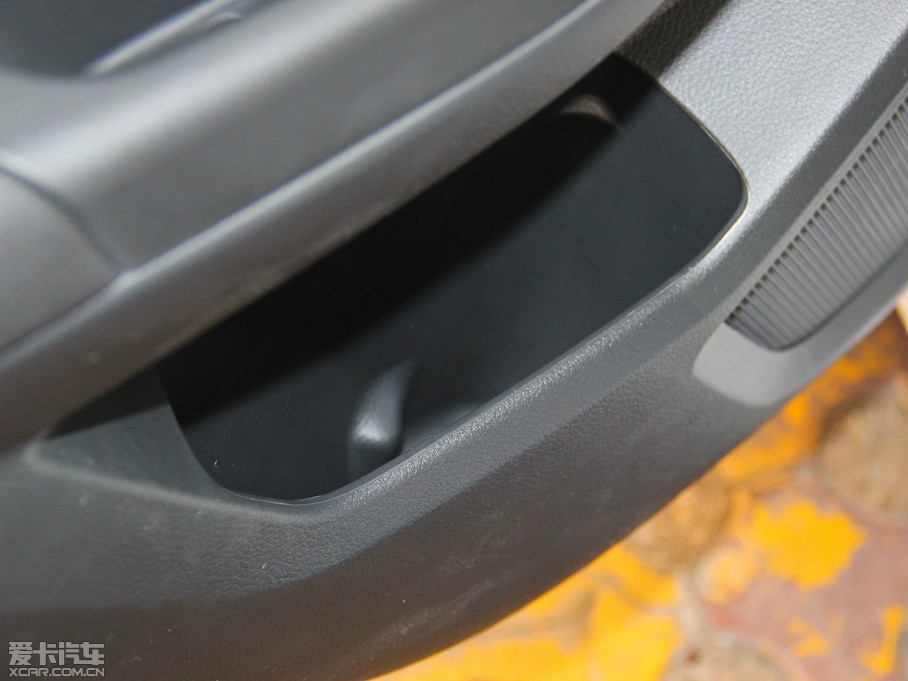 2015T70 2.0L CVTа