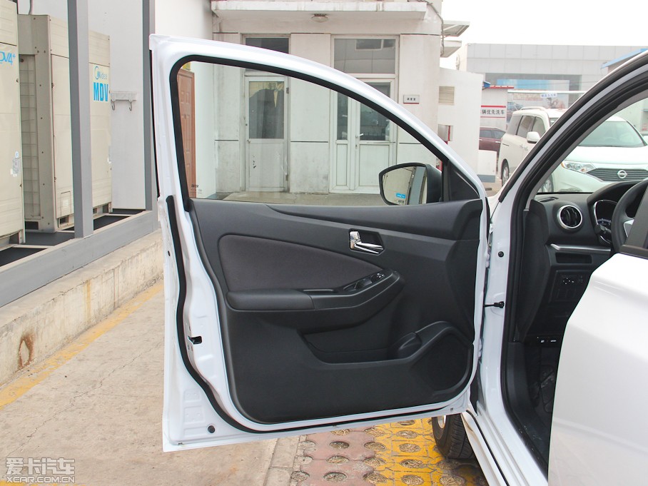 2015T70 2.0L CVTа