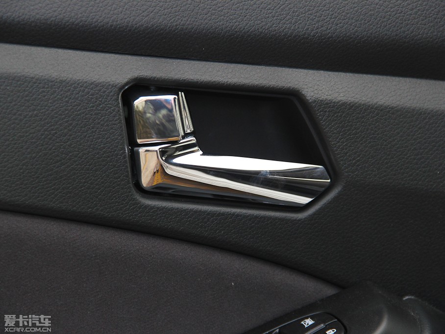 2015T70 2.0L CVTа