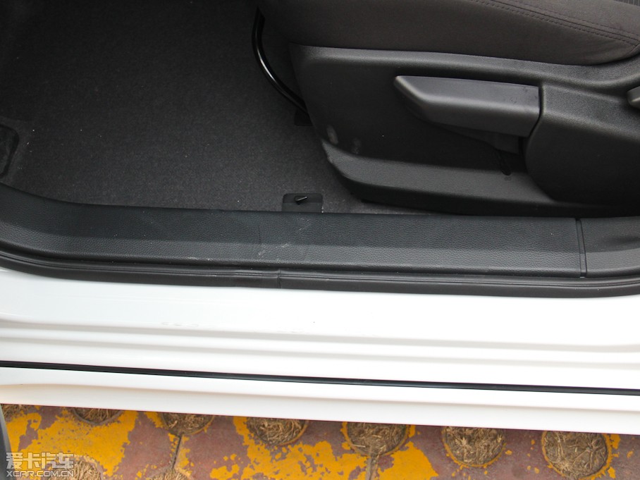 2015T70 2.0L CVTа