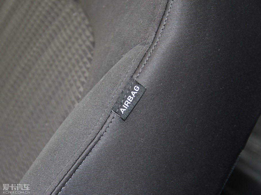 2015T70 2.0L CVTа