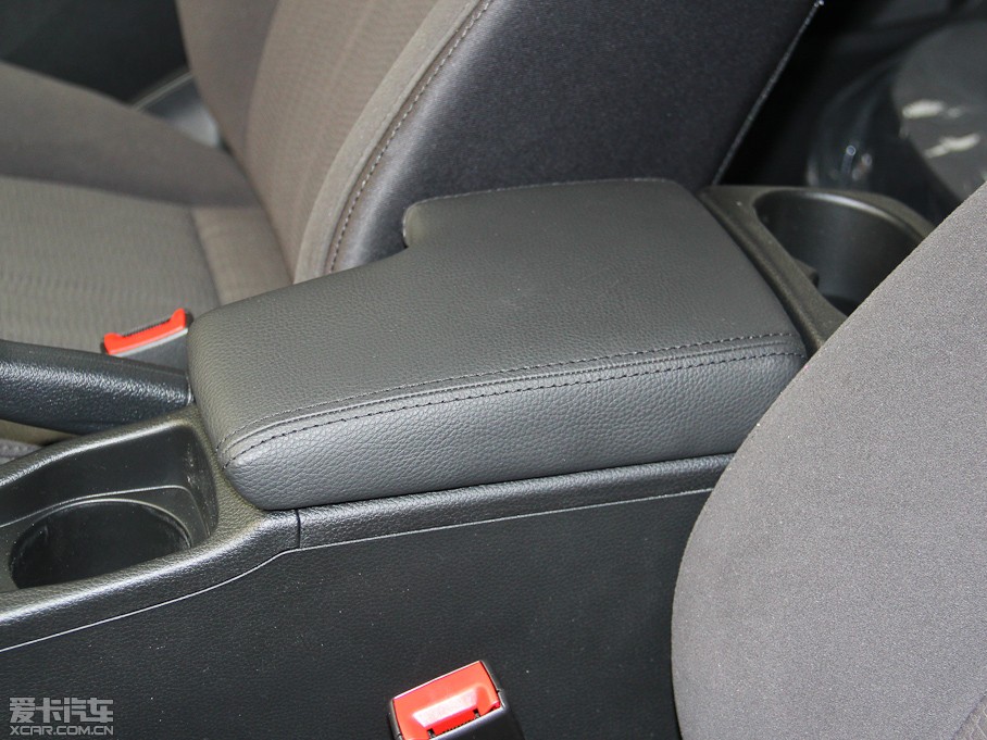 2015T70 2.0L CVTа