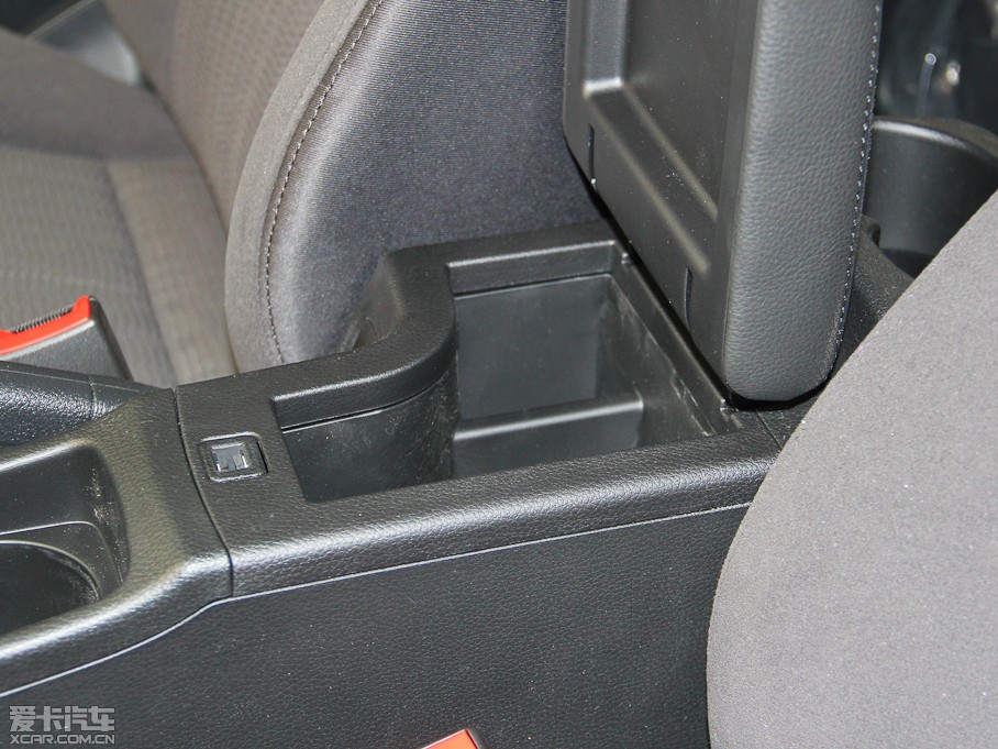 2015T70 2.0L CVTа