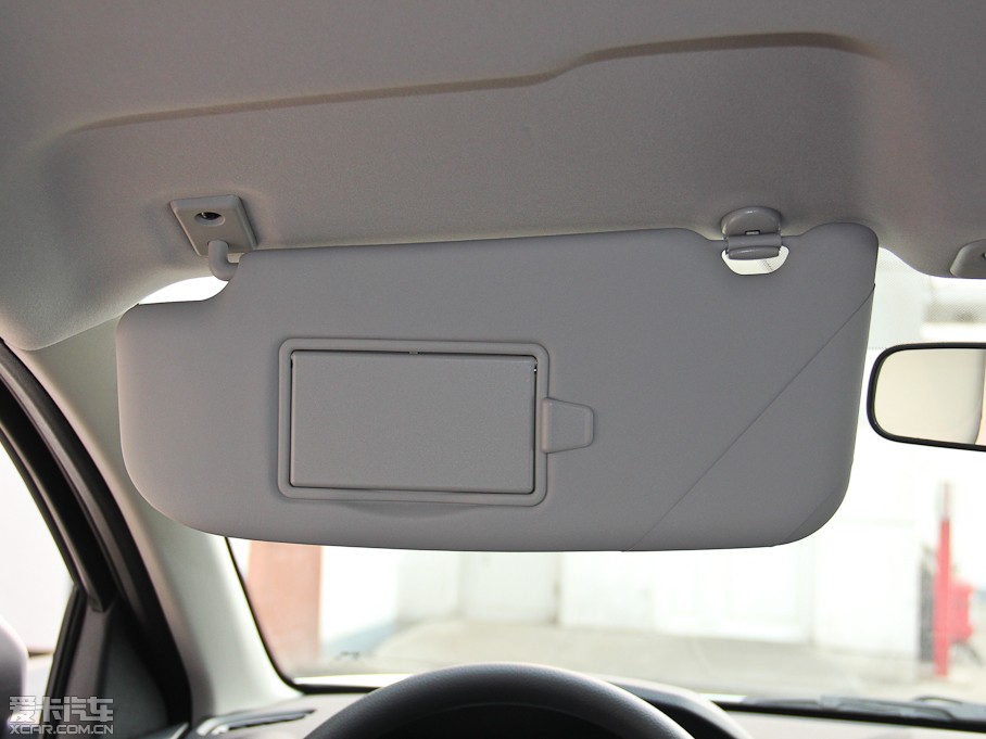 2015T70 2.0L CVTа