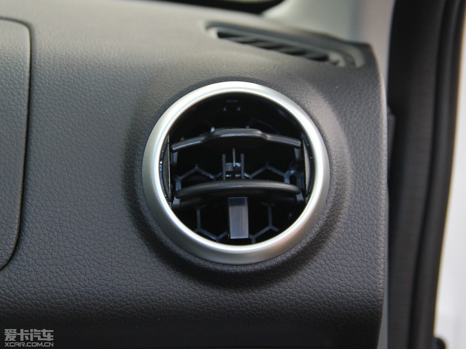 2015T70 2.0L CVTа