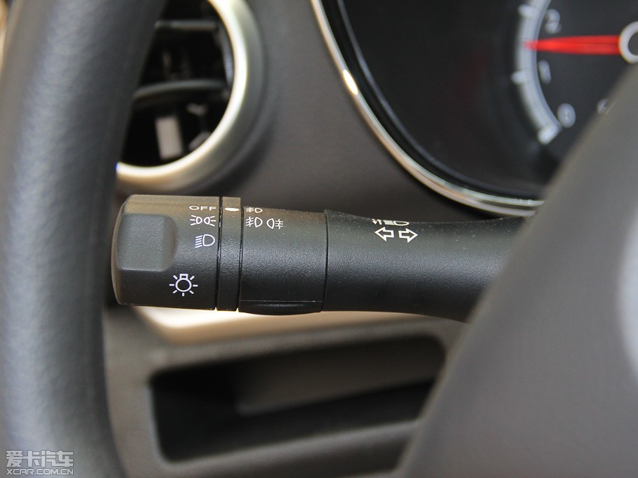 2015T70 2.0L CVTа