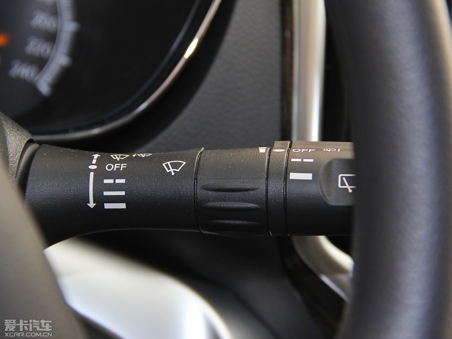 2015T70 2.0L CVTа