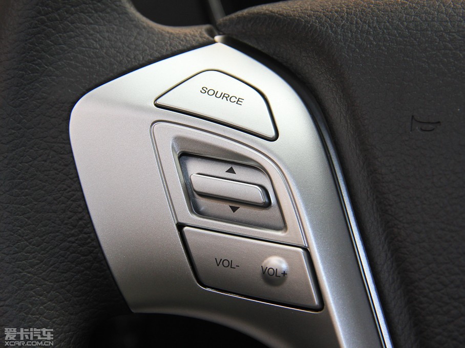 2015T70 2.0L CVTа