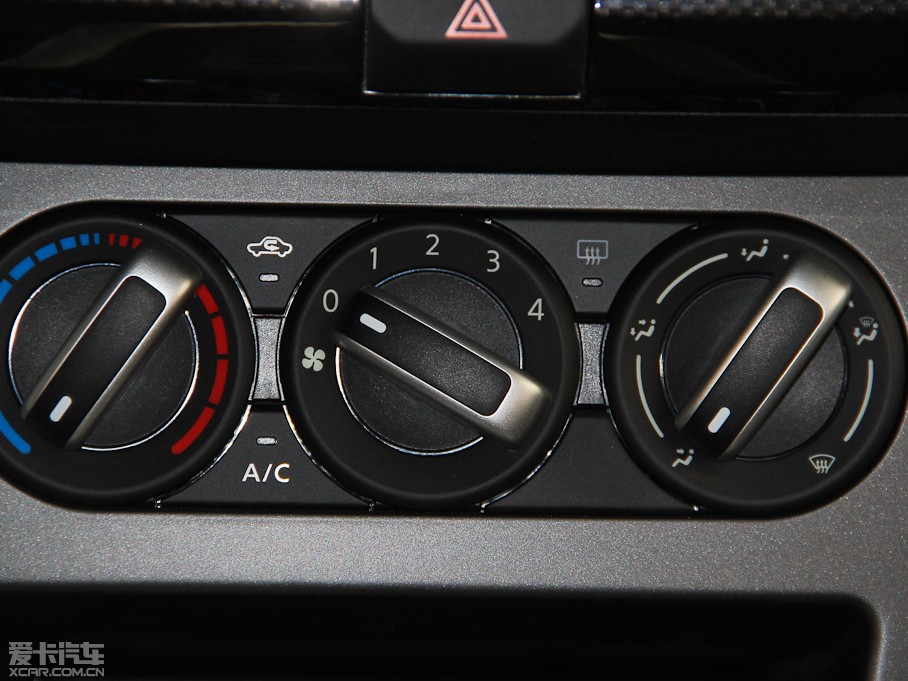 2015T70 2.0L CVTа