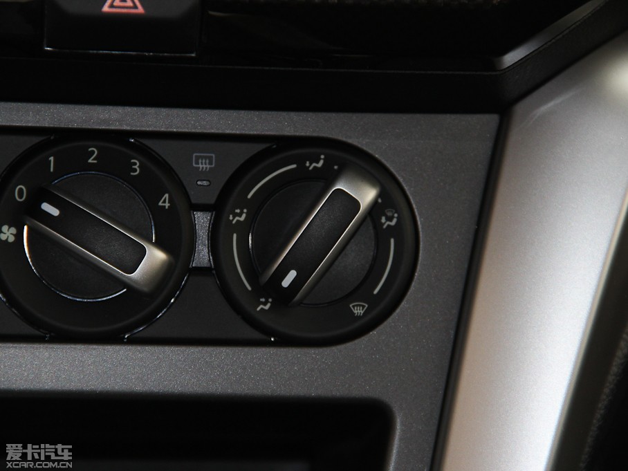 2015T70 2.0L CVTа