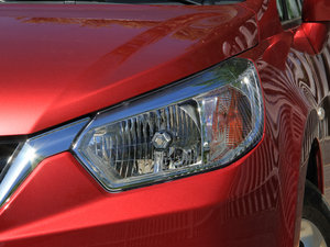 2015款1.6L 手动豪华版 大灯