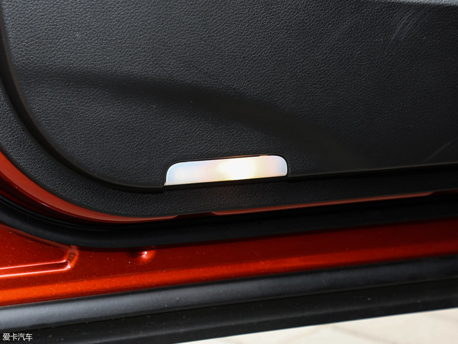 2017T90 2.0L CVTIа