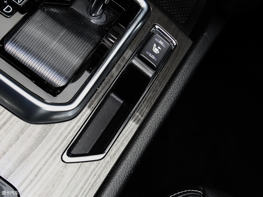 2017T90 2.0L CVTIа