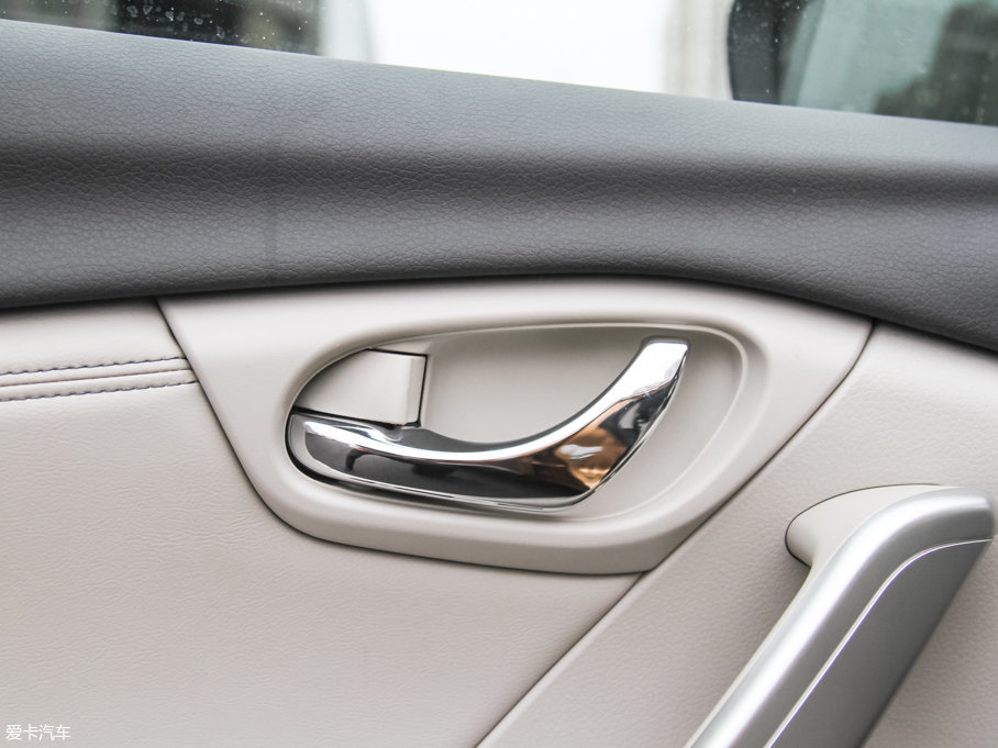 2017T90 2.0L CVTIа